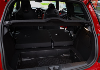 Подержанный автомобиль MINI Hatch 2020 года (32 фото)