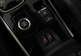 Подержанный автомобиль Mitsubishi Outlander 2021 года (18 фото)