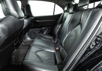 Подержанный автомобиль Toyota Camry Sedan 2019 года (10 фото)