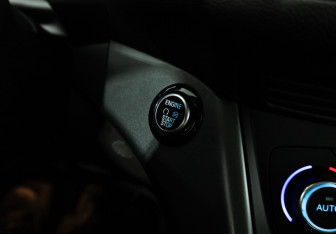 Подержанный автомобиль Ford Kuga 2019 года (15 фото)