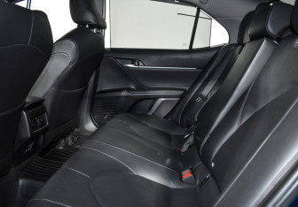 Подержанный автомобиль Toyota Camry Sedan 2020 года (12 фото)