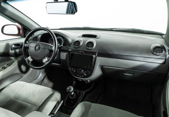 Подержанный автомобиль Chevrolet Lacetti Wagon 2008 года (9 фото)