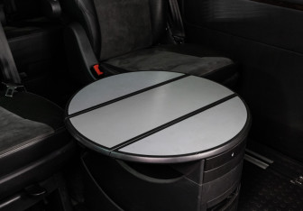 Подержанный автомобиль Volkswagen Multivan 2010 года (20 фото)