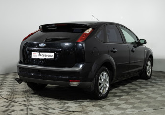 Подержанный автомобиль Ford Focus Hatchback 2006 года (5 фото)