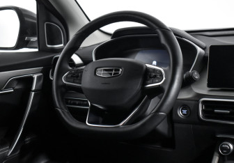 Подержанный автомобиль Geely Coolray 2023 года (14 фото)