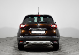Подержанный автомобиль Renault Kaptur 2018 года (6 фото)