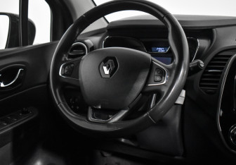 Подержанный автомобиль Renault Kaptur 2018 года (15 фото)