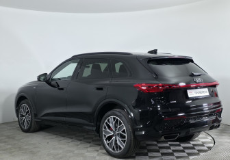 Подержанный автомобиль Audi Q5 2025 года (6 фото)