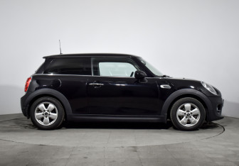 Подержанный автомобиль MINI Hatch 2014 года (4 фото)