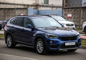 Подержанный автомобиль BMW X1 2019 года (4 фото)