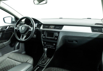 Подержанный автомобиль Skoda Rapid Liftback 2016 года (9 фото)