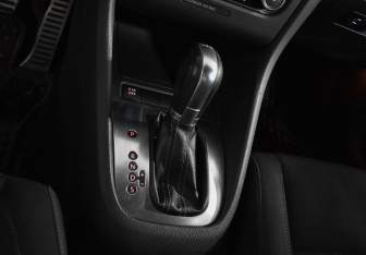 Подержанный автомобиль Volkswagen Golf Hatchback 2011 года (17 фото)