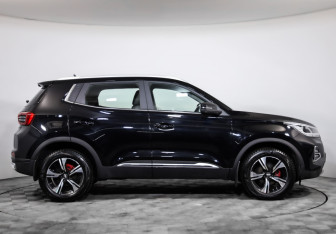 Подержанный автомобиль Chery Tiggo 4 Pro 2023 года (4 фото)