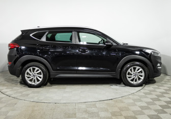 Подержанный автомобиль Hyundai Tucson 2017 года (4 фото)
