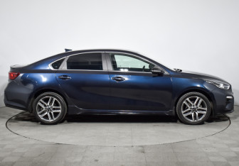 Подержанный автомобиль Kia Cerato Sedan 2021 года (4 фото)