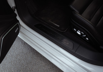 Подержанный автомобиль Porsche Panamera Wagon 2019 года (18 фото)