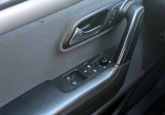 Подержанный автомобиль Volkswagen Passat CC 2011 года (12 фото)