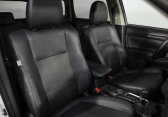 Подержанный автомобиль Mitsubishi Outlander 2015 года (22 фото)