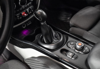 Подержанный автомобиль MINI Clubman Wagon 2016 года (11 фото)