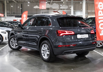 Подержанный автомобиль Audi Q5 2019 года (11 фото)