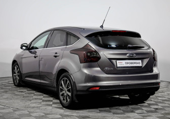 Подержанный автомобиль Ford Focus Hatchback 2013 года (7 фото)