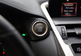 Подержанный автомобиль Lexus NX 2019 года (16 фото)