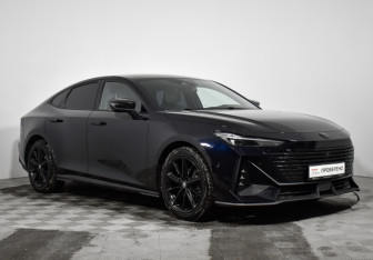 Подержанный автомобиль Changan UNI-V 2023 года (3 фото)