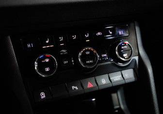 Подержанный автомобиль Skoda Karoq 2020 года (15 фото)