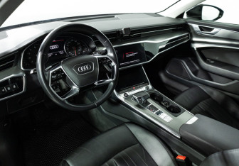 Подержанный автомобиль Audi A6 Sedan 2021 года (11 фото)