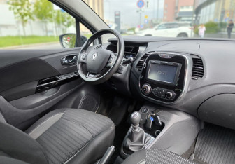 Подержанный автомобиль Renault Kaptur 2017 года (11 фото)