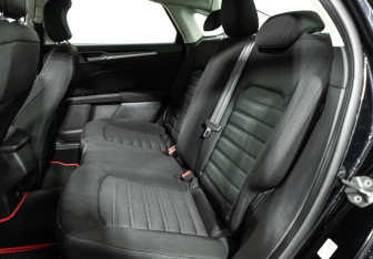 Подержанный автомобиль Ford Mondeo Sedan 2015 года (10 фото)