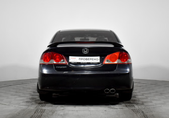 Подержанный автомобиль Honda Civic Sedan 2008 года (6 фото)