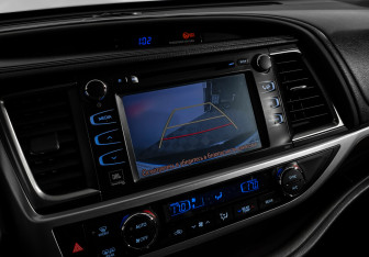 Подержанный автомобиль Toyota Highlander 2014 года (22 фото)