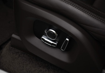 Подержанный автомобиль Land Rover Range Rover 2016 года (28 фото)