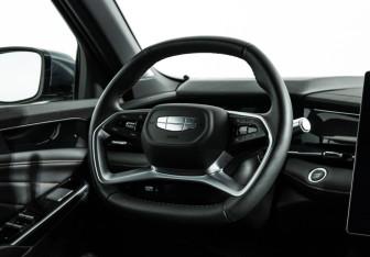 Подержанный автомобиль Geely Preface 2024 года (15 фото)