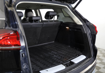 Подержанный автомобиль Geely Atlas Pro 2022 года (19 фото)