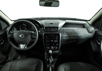 Подержанный автомобиль Nissan Terrano 2019 года (13 фото)