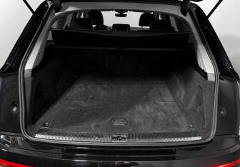Подержанный автомобиль Audi Q7 2020 года (22 фото)