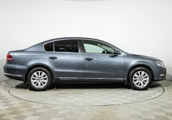 Подержанный автомобиль Volkswagen Passat Sedan 2011 года (4 фото)