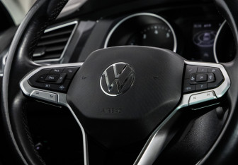 Подержанный автомобиль Volkswagen Tiguan 2020 года (11 фото)