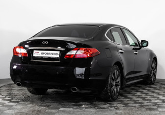 Подержанный автомобиль Infiniti M Sedan 2012 года (6 фото)