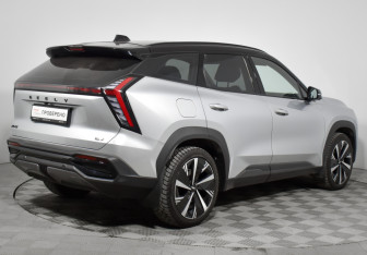 Подержанный автомобиль Geely Atlas 2024 года (5 фото)