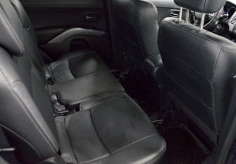 Подержанный автомобиль Mitsubishi Outlander 2012 года (13 фото)