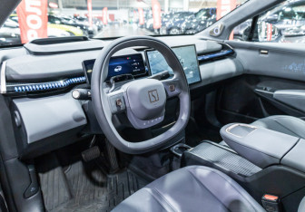 Подержанный автомобиль Zeekr X 2023 года (17 фото)