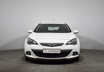 Подержанный автомобиль Opel Astra Hatchback 2013 года (2 фото)