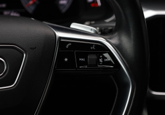 Подержанный автомобиль Audi A6 Sedan 2021 года (14 фото)