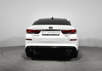 Подержанный автомобиль Kia Optima Sedan 2019 года (6 фото)