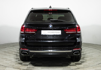 Подержанный автомобиль BMW X5 2017 года (6 фото)
