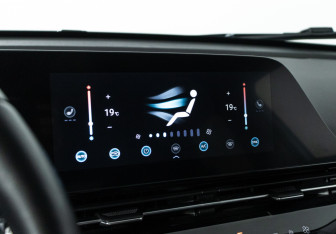 Подержанный автомобиль Omoda C5 2023 года (18 фото)