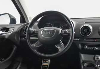 Подержанный автомобиль Audi A3 Sedan 2015 года (14 фото)